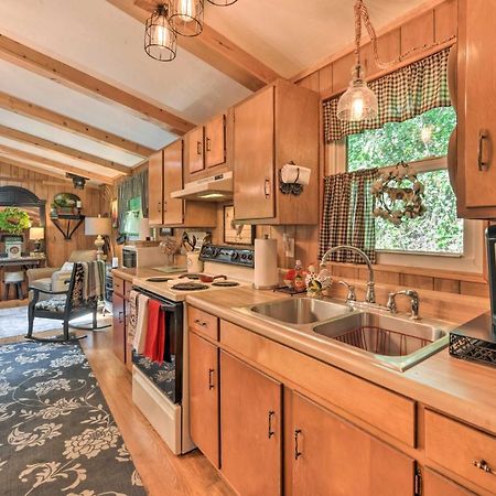 Tranquil Creekside Cottage With Deck And Lanai Franklin Extérieur photo