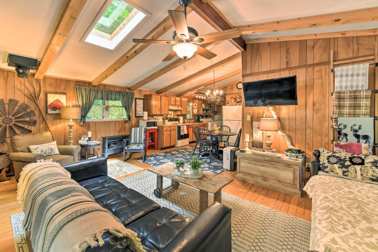Tranquil Creekside Cottage With Deck And Lanai Franklin Extérieur photo