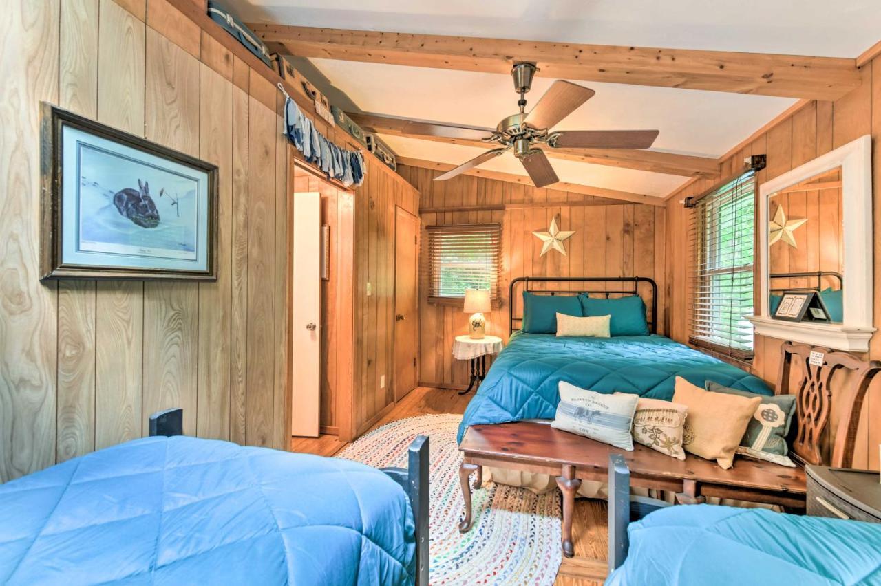 Tranquil Creekside Cottage With Deck And Lanai Franklin Extérieur photo