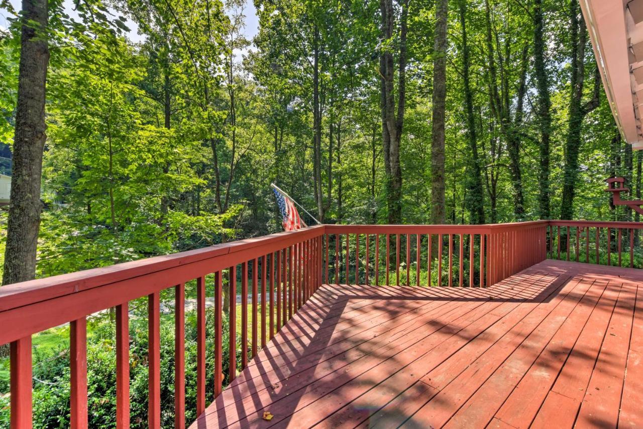 Tranquil Creekside Cottage With Deck And Lanai Franklin Extérieur photo