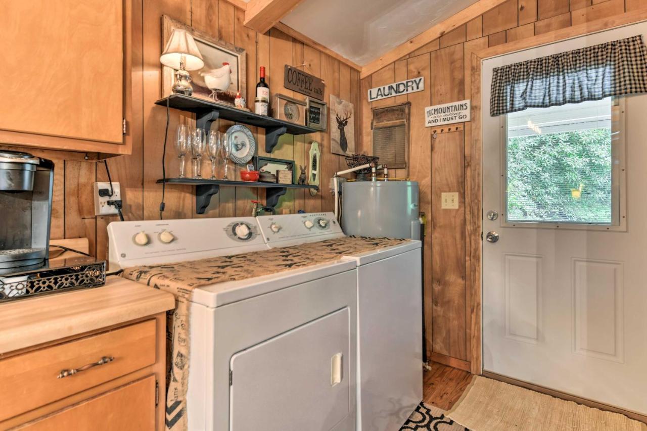 Tranquil Creekside Cottage With Deck And Lanai Franklin Extérieur photo
