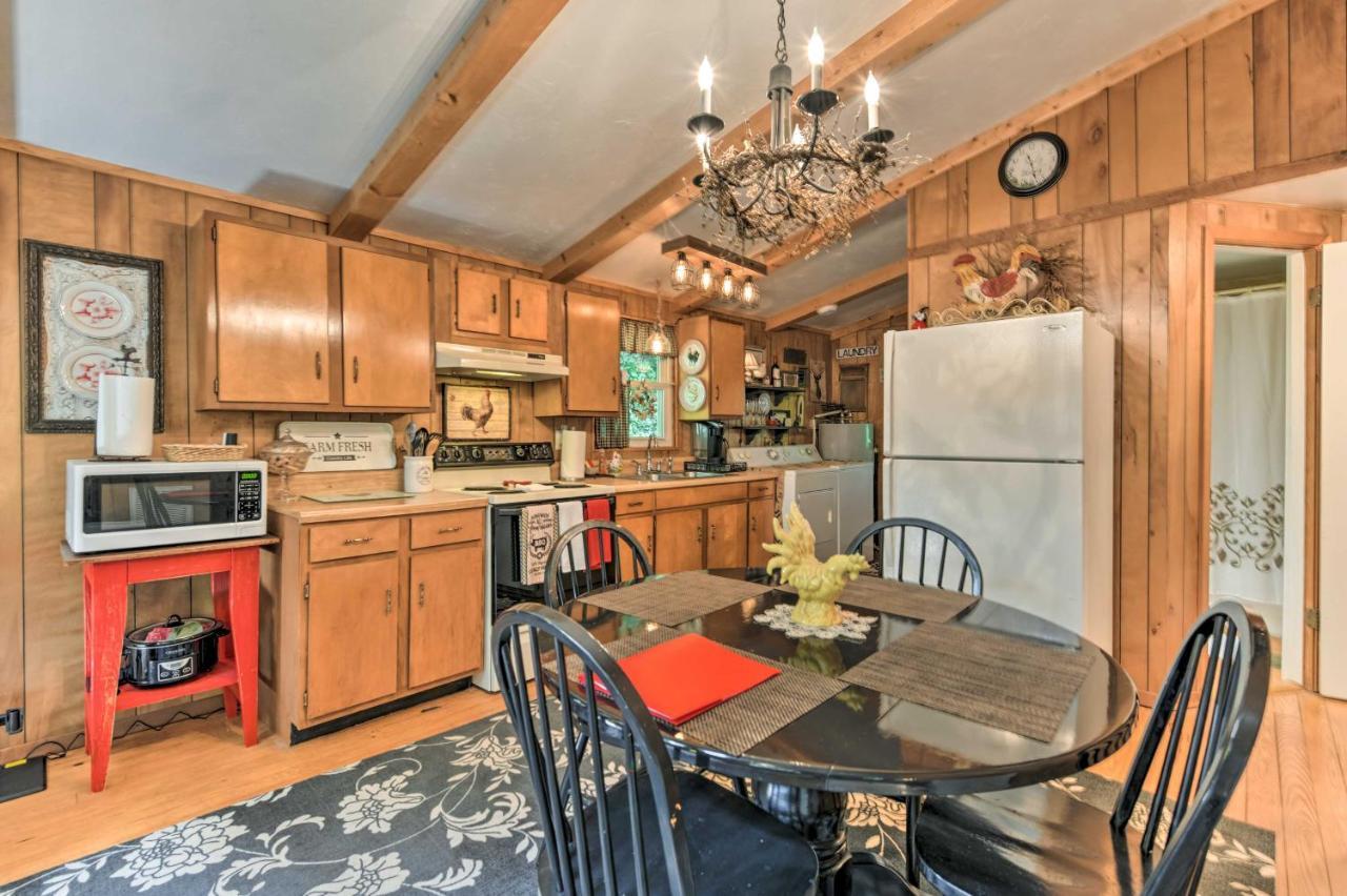 Tranquil Creekside Cottage With Deck And Lanai Franklin Extérieur photo