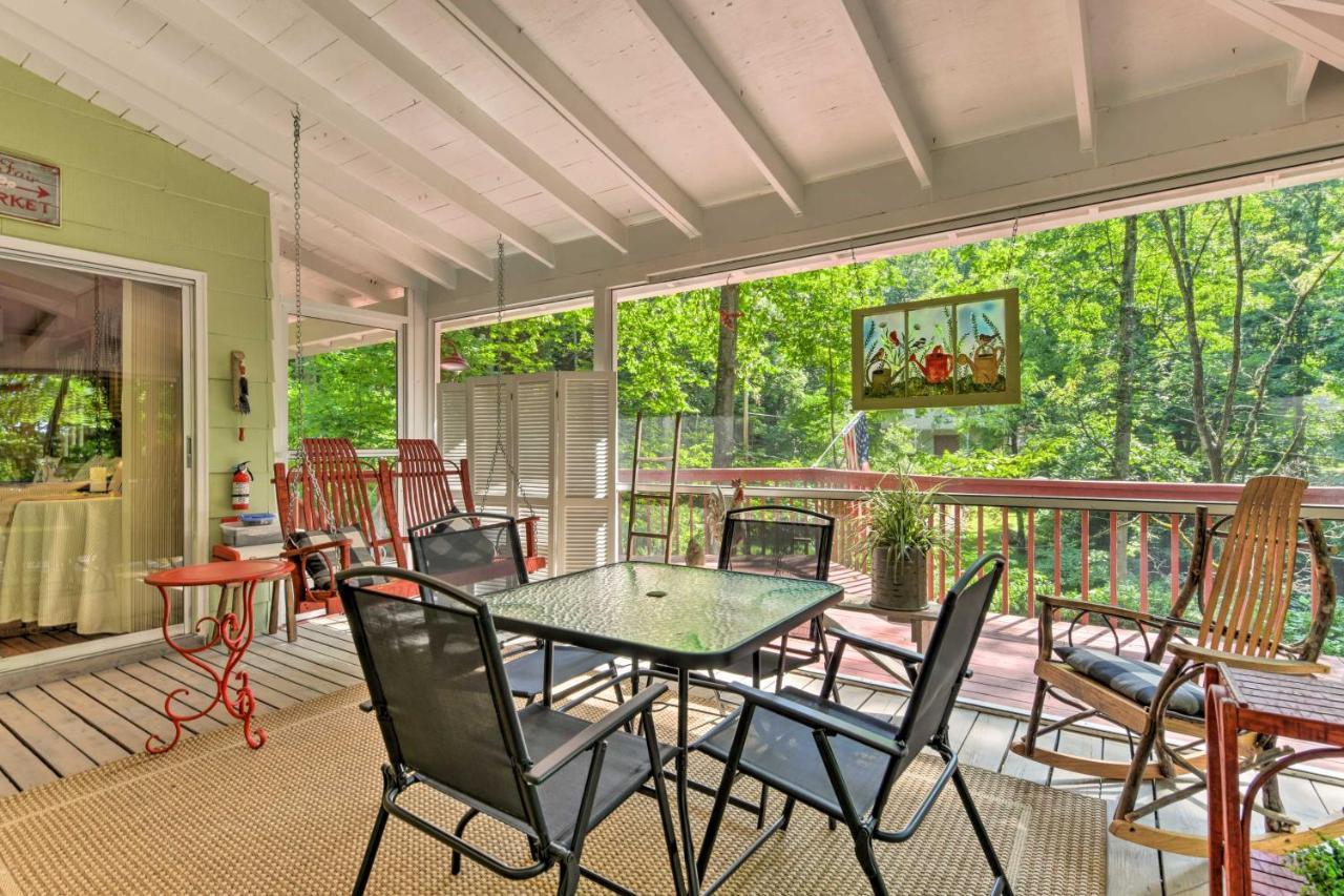 Tranquil Creekside Cottage With Deck And Lanai Franklin Extérieur photo