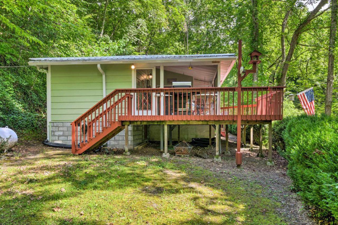 Tranquil Creekside Cottage With Deck And Lanai Franklin Extérieur photo